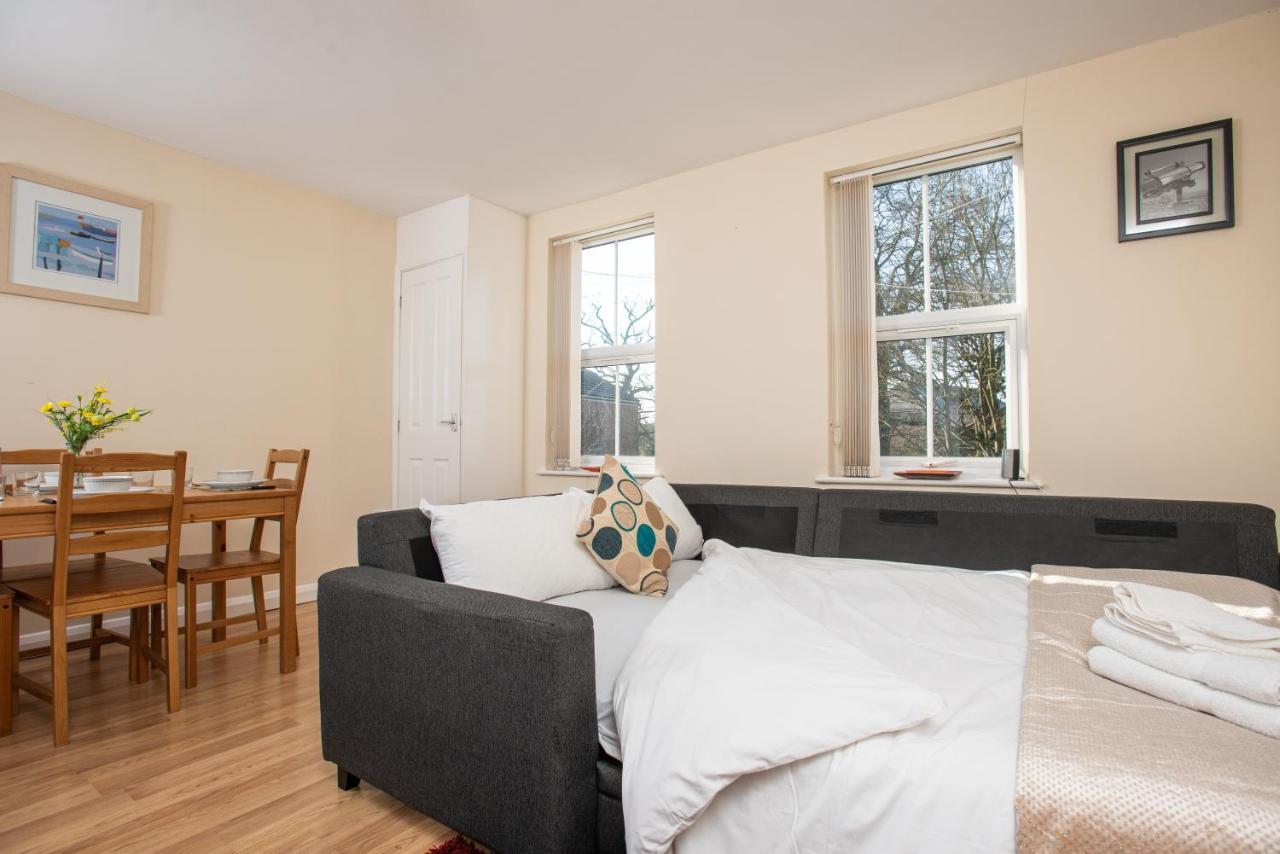 Cowley Spacious Flat With Parking, Oxford Dış mekan fotoğraf