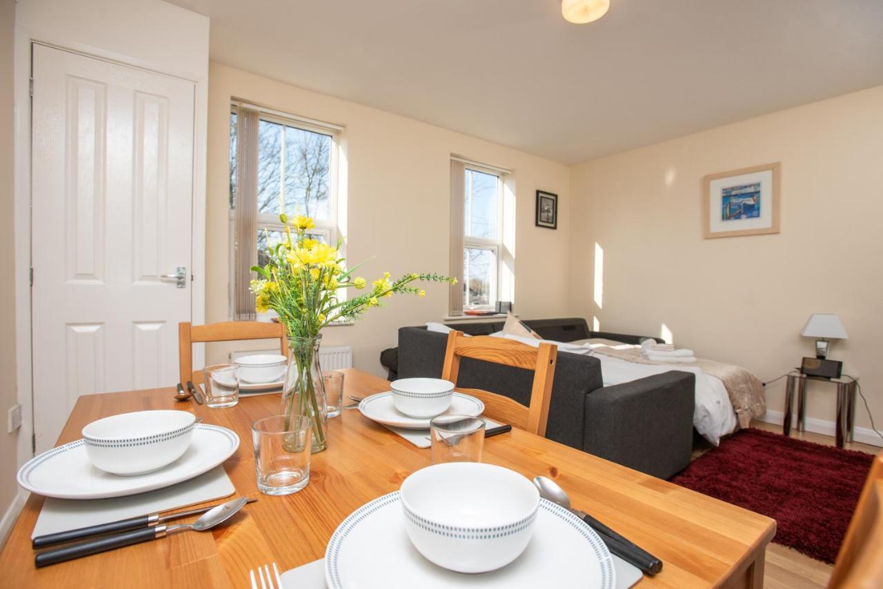 Cowley Spacious Flat With Parking, Oxford Dış mekan fotoğraf