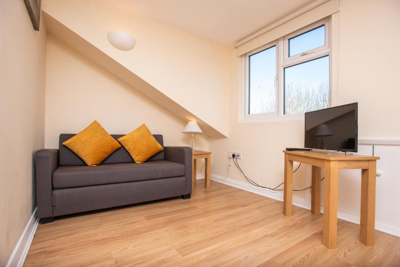 Cowley Spacious Flat With Parking, Oxford Dış mekan fotoğraf