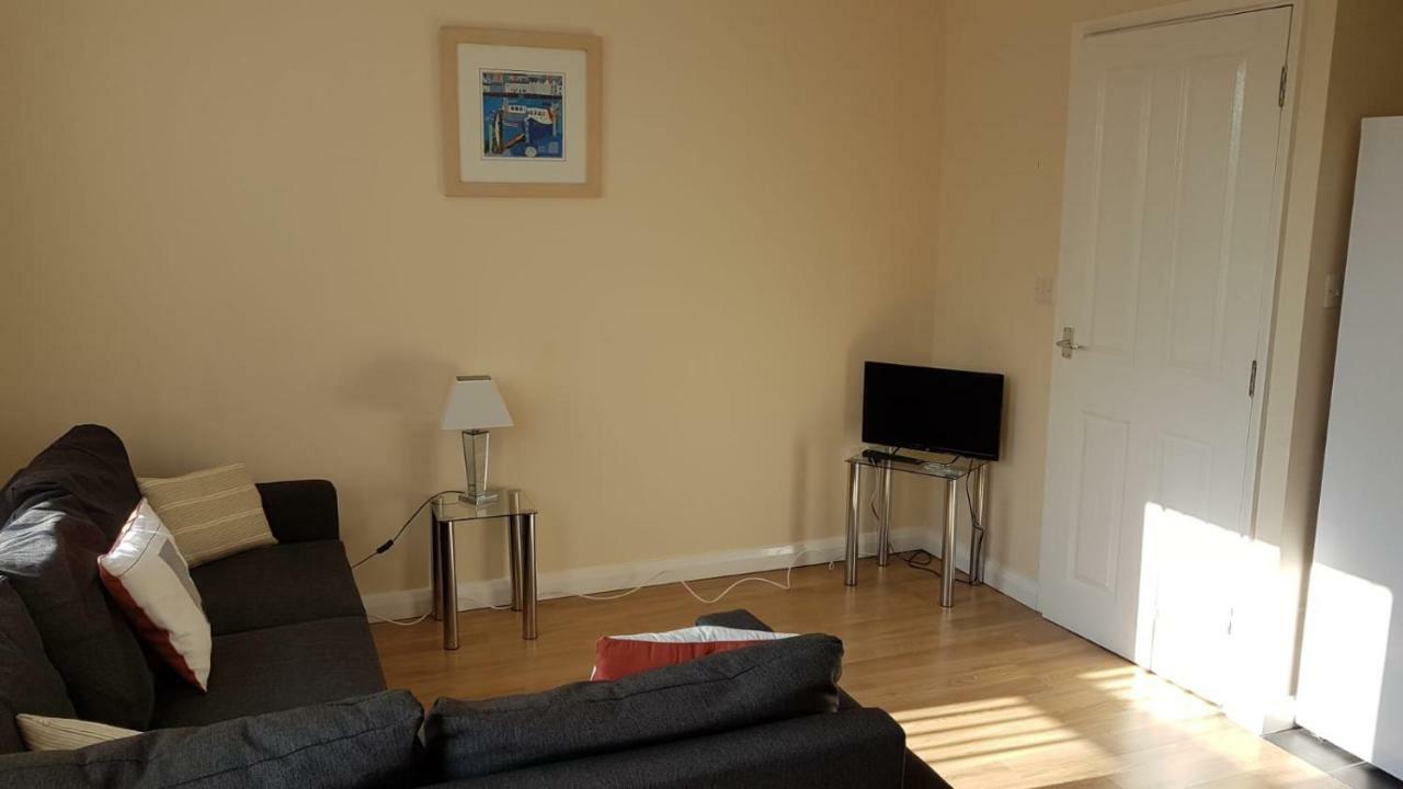 Cowley Spacious Flat With Parking, Oxford Dış mekan fotoğraf