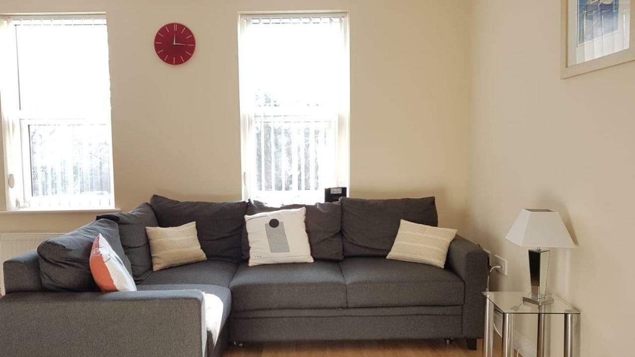 Cowley Spacious Flat With Parking, Oxford Dış mekan fotoğraf