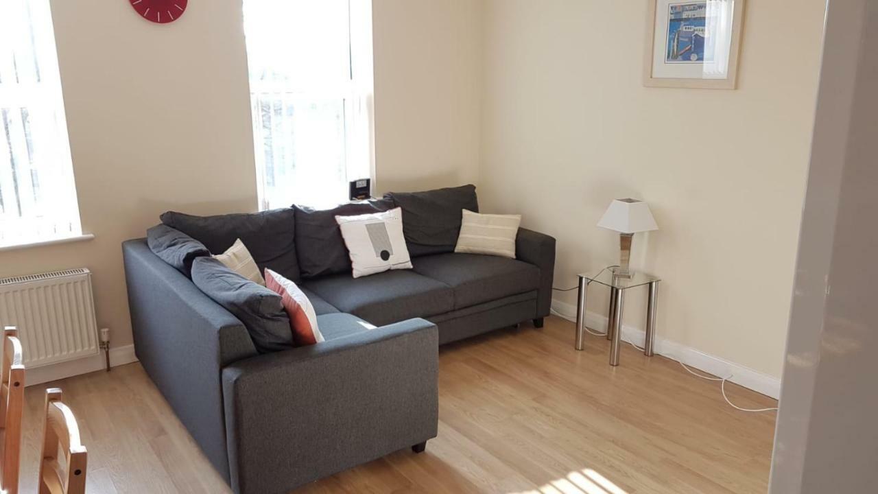 Cowley Spacious Flat With Parking, Oxford Dış mekan fotoğraf